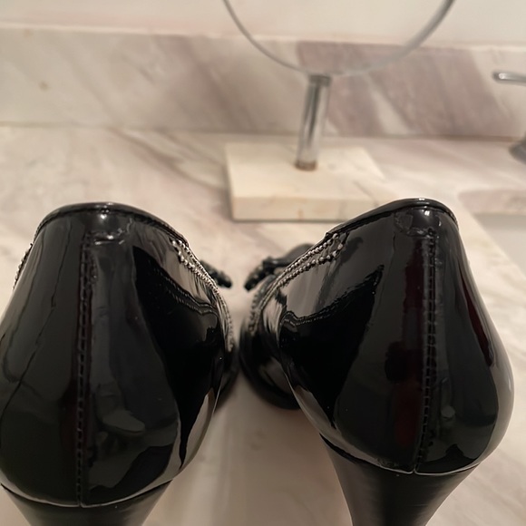 Clarks Narrative Black patent  Stack Heels with black & White bobbles size 51/2 - Picture 6 of 9